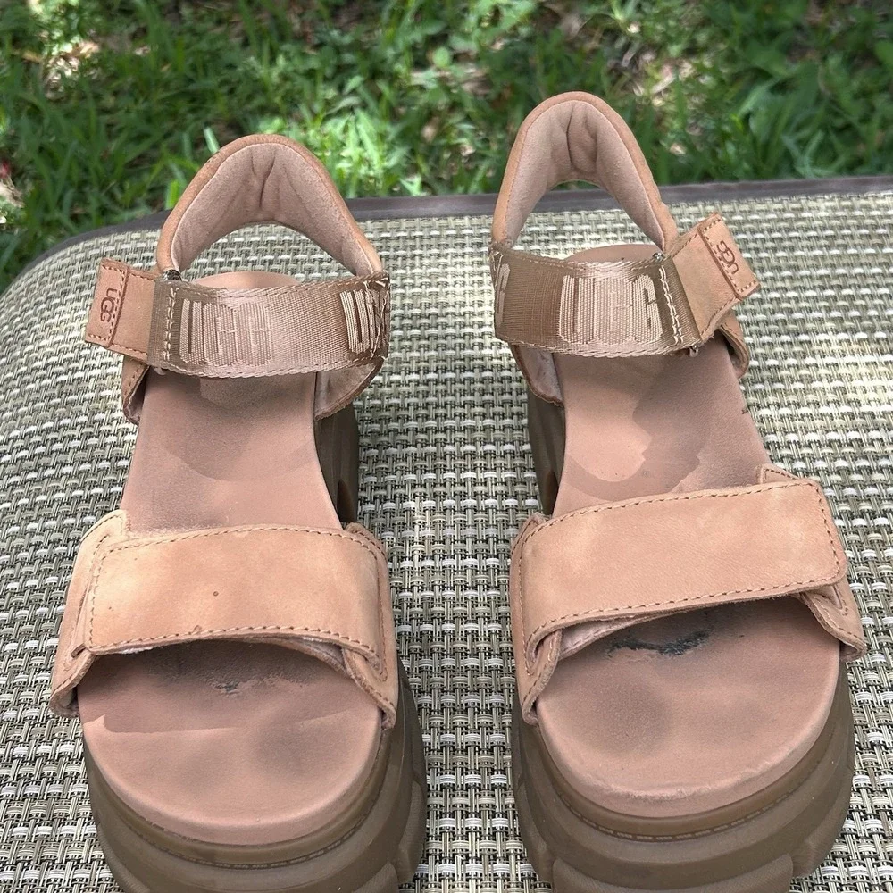 UGG Women's Ashton Ankle Size 8 Leather Platform Sandals 9.5